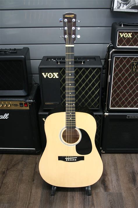 starcaster acoustic guitar
